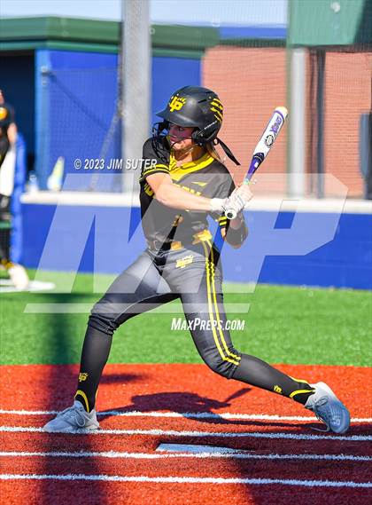Thumbnail 1 in Burnet vs Liberty (UIL 4A Reg III Semifinal) photogallery.