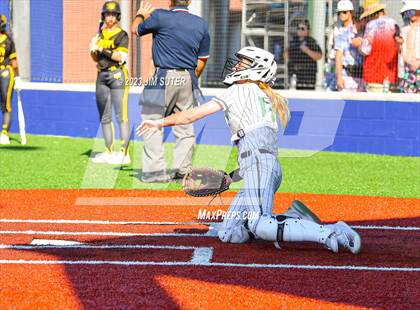 Thumbnail 1 in Burnet vs Liberty (UIL 4A Reg III Semifinal) photogallery.