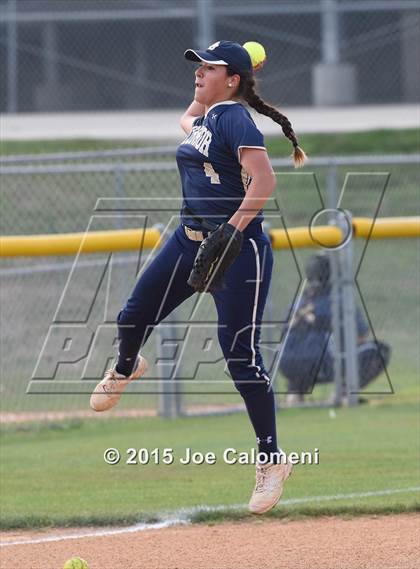 Thumbnail 1 in MacArthur [Douglas] vs O'Connor (UIL 6A Area Playoff) photogallery.