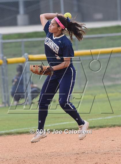 Thumbnail 1 in MacArthur [Douglas] vs O'Connor (UIL 6A Area Playoff) photogallery.