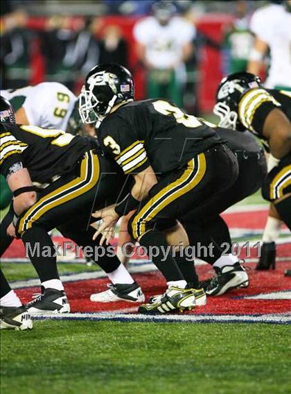 Thumbnail 3 in Sachem North vs. William Floyd (Section 11 Division 1 Final) photogallery.