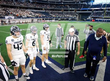 Thumbnail 2 in Vandegrift vs. DeSoto (UIL 6A D2 Final) photogallery.