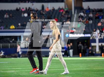 Thumbnail 3 in Vandegrift vs. DeSoto (UIL 6A D2 Final) photogallery.