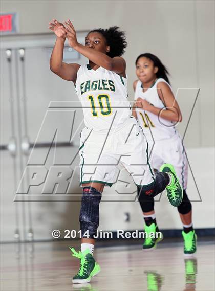 Thumbnail 1 in Clear Creek vs. Cypress Falls (McDonald's Texas Invitational) photogallery.