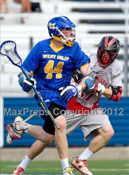 Thumbnail 3 in West Islip vs Syosset (NYSPHSAA Class A Regional Final) photogallery.