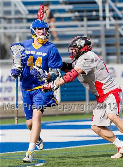 Thumbnail 3 in West Islip vs Syosset (NYSPHSAA Class A Regional Final) photogallery.