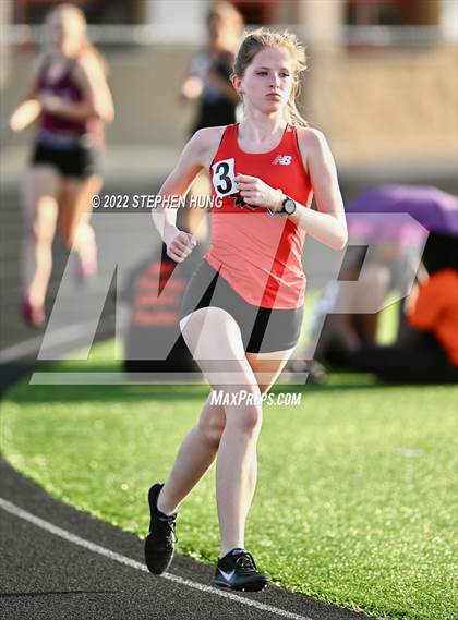 Thumbnail 3 in IHSA Girls Track & Field Sectional Meet photogallery.