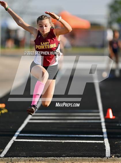 Thumbnail 1 in IHSA Girls Track & Field Sectional Meet photogallery.