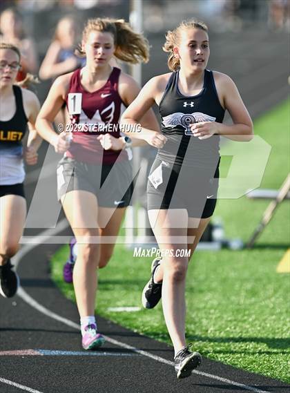 Thumbnail 1 in IHSA Girls Track & Field Sectional Meet photogallery.