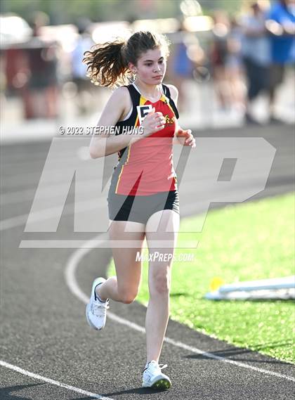 Thumbnail 2 in IHSA Girls Track & Field Sectional Meet photogallery.