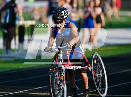 Thumbnail 1 in IHSA Girls Track & Field Sectional Meet photogallery.