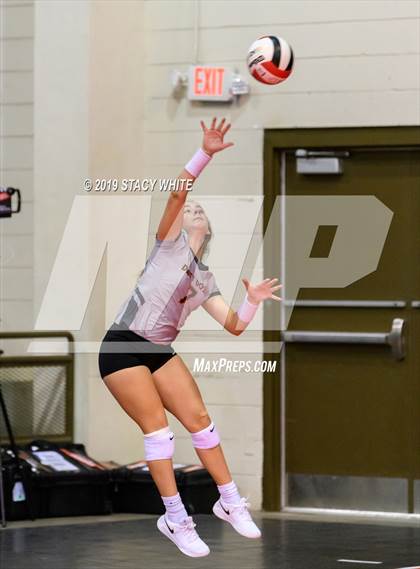 Thumbnail 2 in Out-of-Door Academy vs. McGill-Toolen (Circus City Invitational) photogallery.