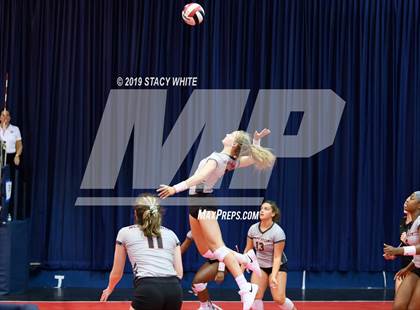 Thumbnail 1 in Out-of-Door Academy vs. McGill-Toolen (Circus City Invitational) photogallery.