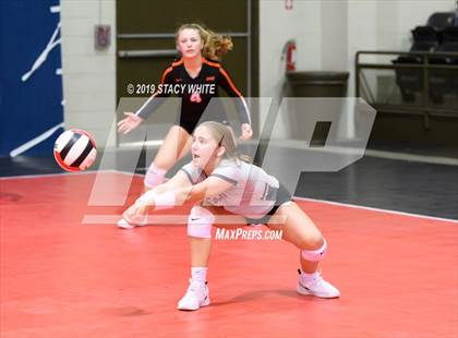 Thumbnail 3 in Out-of-Door Academy vs. McGill-Toolen (Circus City Invitational) photogallery.