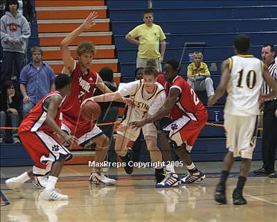 Thumbnail 1 in Campbell Hall vs. S. Joaquin Memorial (SoCal D4 Final) photogallery.