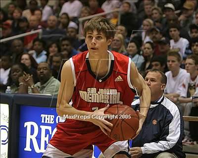 Thumbnail 1 in Campbell Hall vs. S. Joaquin Memorial (SoCal D4 Final) photogallery.