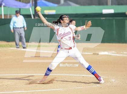 Thumbnail 2 in Holy Cross vs Edinburg photogallery.