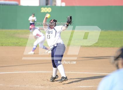 Thumbnail 2 in Holy Cross vs Edinburg photogallery.