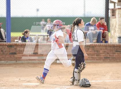 Thumbnail 3 in Holy Cross vs Edinburg photogallery.