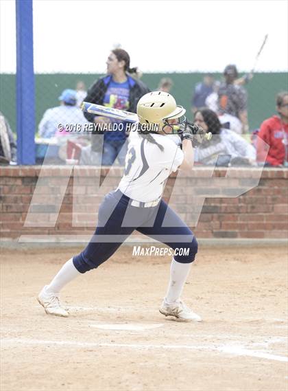 Thumbnail 2 in Holy Cross vs Edinburg photogallery.