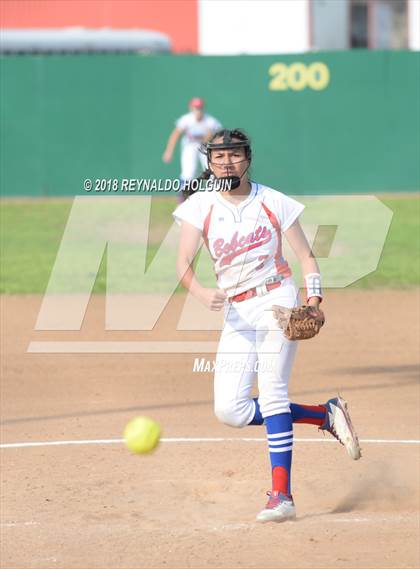 Thumbnail 1 in Holy Cross vs Edinburg photogallery.