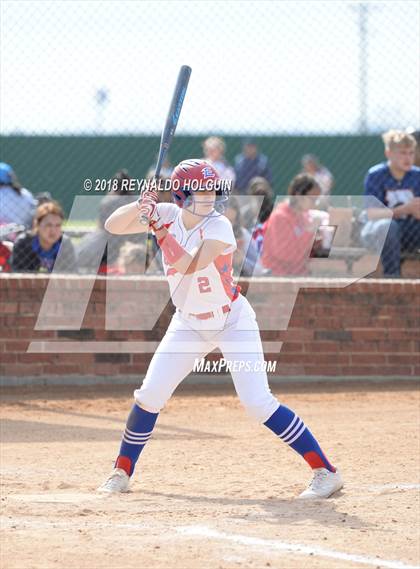 Thumbnail 2 in Holy Cross vs Edinburg photogallery.
