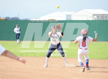 Thumbnail 3 in Holy Cross vs Edinburg photogallery.