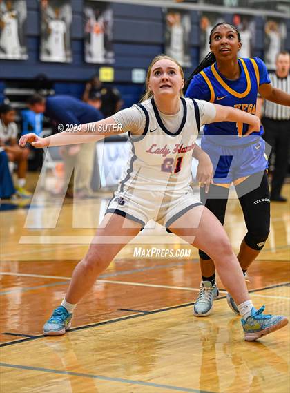 Thumbnail 2 in Hardin-Jefferson vs La Vega (UIL 4A Reg III Semifinal) photogallery.