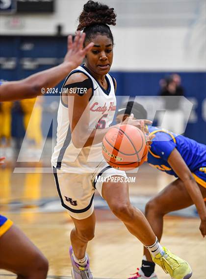 Thumbnail 2 in Hardin-Jefferson vs La Vega (UIL 4A Reg III Semifinal) photogallery.