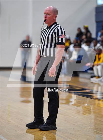 Thumbnail 2 in Hardin-Jefferson vs La Vega (UIL 4A Reg III Semifinal) photogallery.