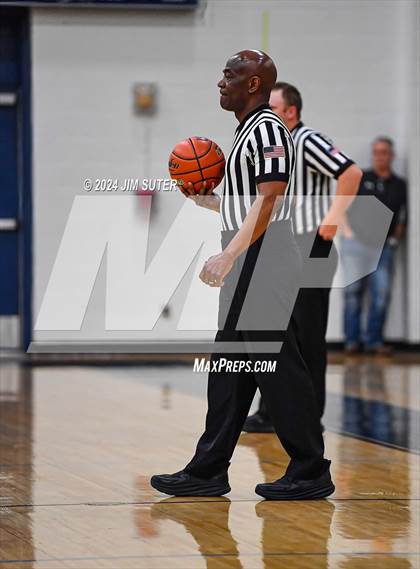 Thumbnail 1 in Hardin-Jefferson vs La Vega (UIL 4A Reg III Semifinal) photogallery.