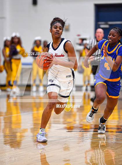 Thumbnail 2 in Hardin-Jefferson vs La Vega (UIL 4A Reg III Semifinal) photogallery.