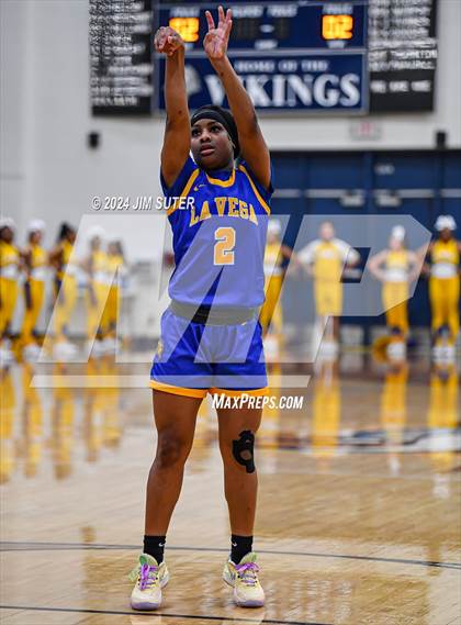 Thumbnail 1 in Hardin-Jefferson vs La Vega (UIL 4A Reg III Semifinal) photogallery.