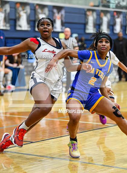 Thumbnail 1 in Hardin-Jefferson vs La Vega (UIL 4A Reg III Semifinal) photogallery.