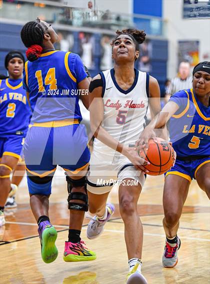 Thumbnail 2 in Hardin-Jefferson vs La Vega (UIL 4A Reg III Semifinal) photogallery.