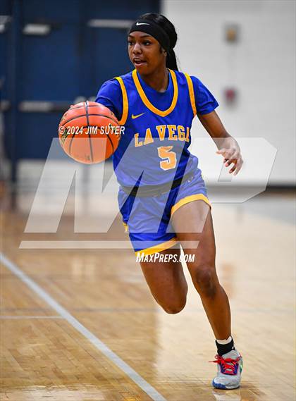 Thumbnail 3 in Hardin-Jefferson vs La Vega (UIL 4A Reg III Semifinal) photogallery.