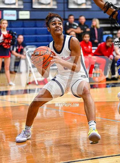 Thumbnail 3 in Hardin-Jefferson vs La Vega (UIL 4A Reg III Semifinal) photogallery.