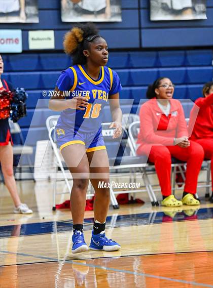 Thumbnail 2 in Hardin-Jefferson vs La Vega (UIL 4A Reg III Semifinal) photogallery.