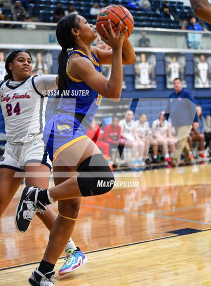 Thumbnail 2 in Hardin-Jefferson vs La Vega (UIL 4A Reg III Semifinal) photogallery.