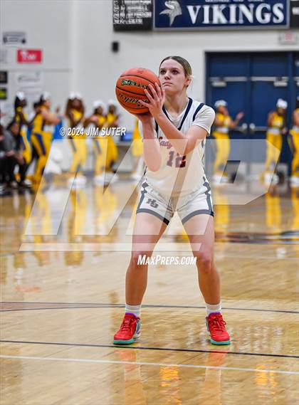 Thumbnail 2 in Hardin-Jefferson vs La Vega (UIL 4A Reg III Semifinal) photogallery.