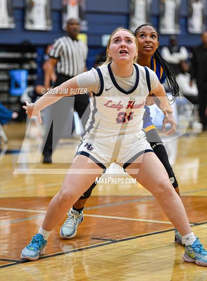 Thumbnail 3 in Hardin-Jefferson vs La Vega (UIL 4A Reg III Semifinal) photogallery.
