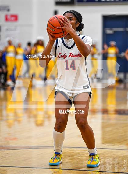 Thumbnail 1 in Hardin-Jefferson vs La Vega (UIL 4A Reg III Semifinal) photogallery.