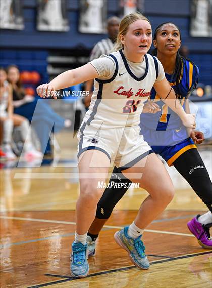 Thumbnail 2 in Hardin-Jefferson vs La Vega (UIL 4A Reg III Semifinal) photogallery.