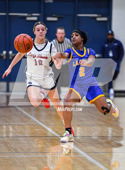 Thumbnail 2 in Hardin-Jefferson vs La Vega (UIL 4A Reg III Semifinal) photogallery.