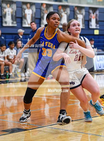 Thumbnail 3 in Hardin-Jefferson vs La Vega (UIL 4A Reg III Semifinal) photogallery.