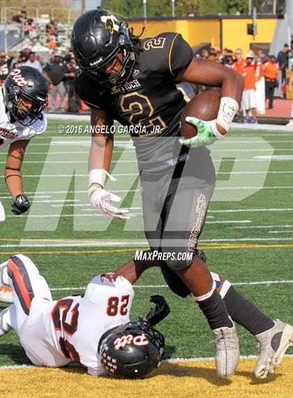Thumbnail 2 in Pittsburg vs Antioch (Big Little Game) photogallery.
