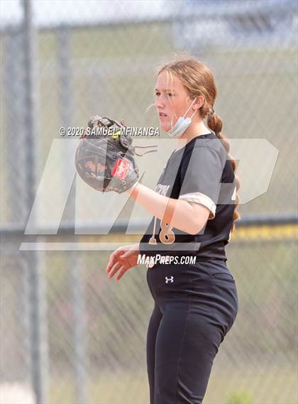 Thumbnail 3 in Lexington vs. Lincoln Southeast photogallery.