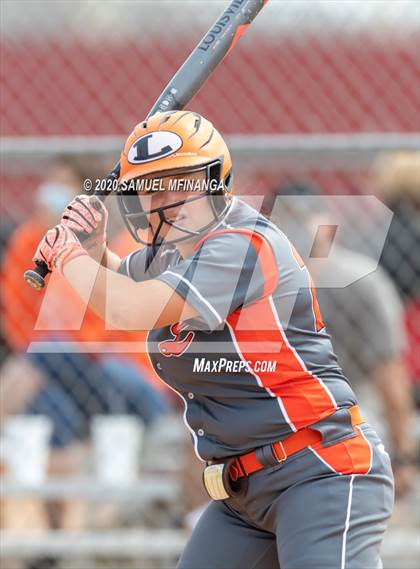 Thumbnail 2 in Lexington vs. Lincoln Southeast photogallery.