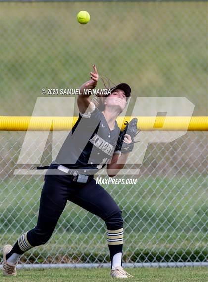 Thumbnail 2 in Lexington vs. Lincoln Southeast photogallery.