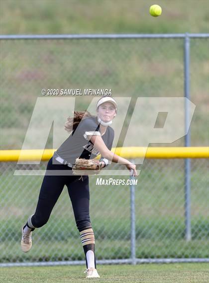 Thumbnail 3 in Lexington vs. Lincoln Southeast photogallery.